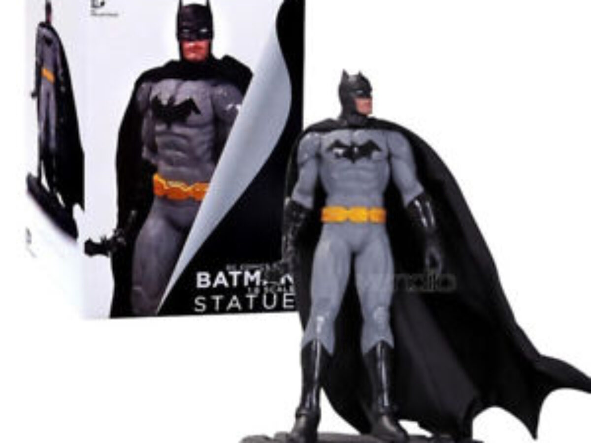 DC Collectibles Comics Icons Batman Statue (Numbered Limited Edition)
